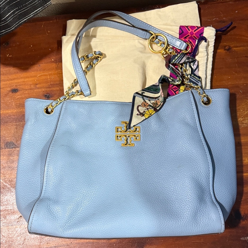 Tory Burch Stylish Blue Handbag with Gold Accents